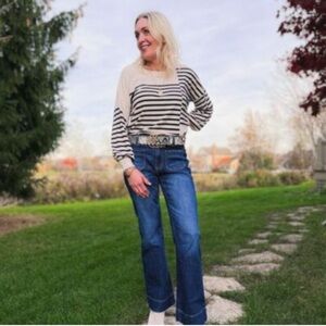 Cabi 4237 Boxy Striped Tee Sweater Size Large EUC Soft